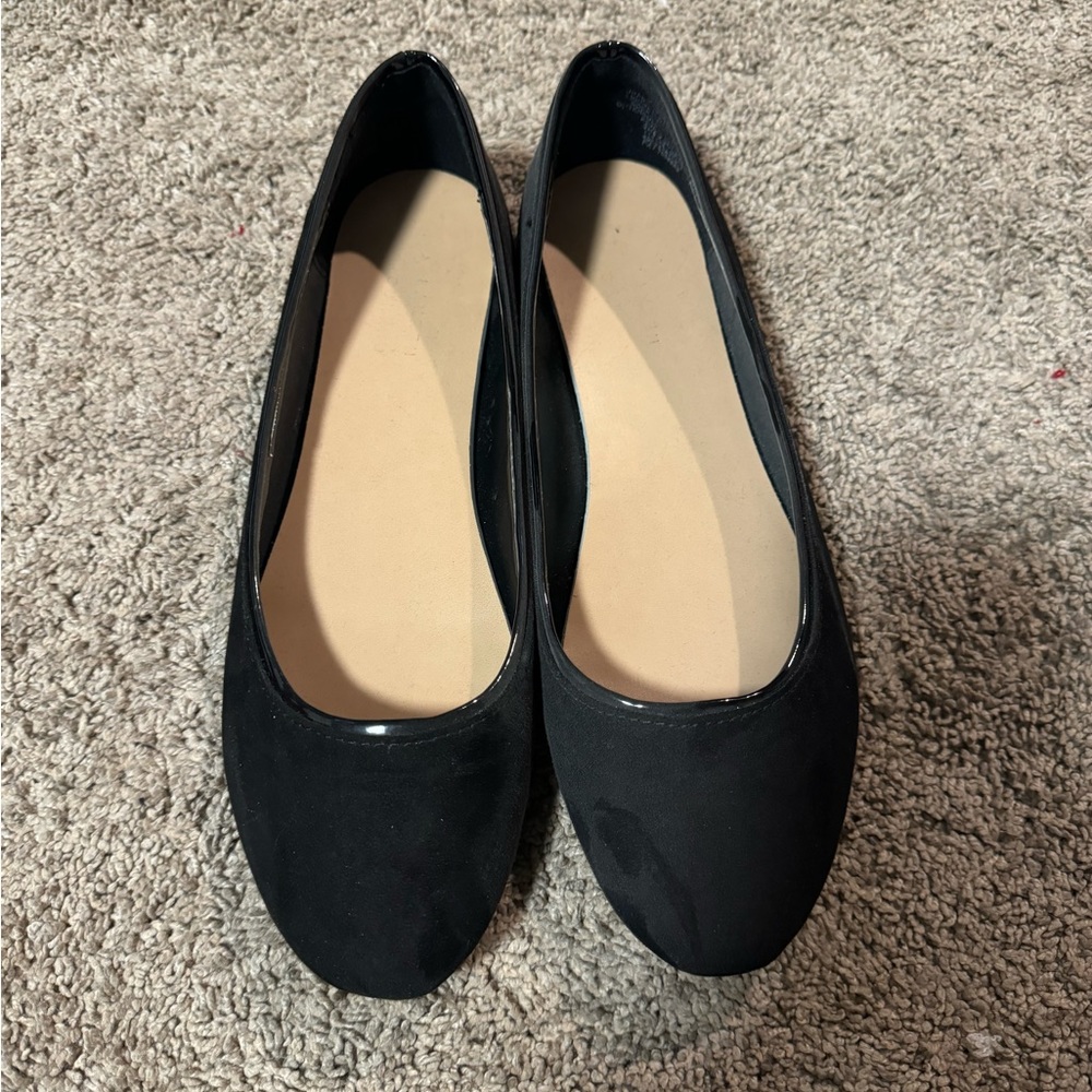 Black dress shoes